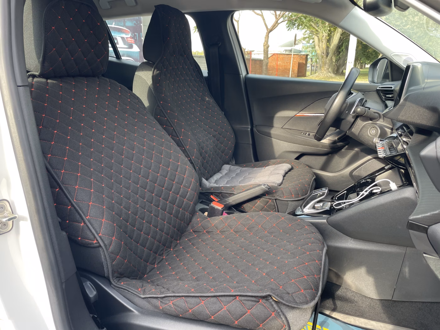 Peugeot 2008 фото 11
