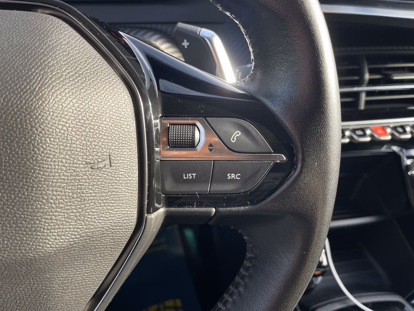 Peugeot 2008 фото 21