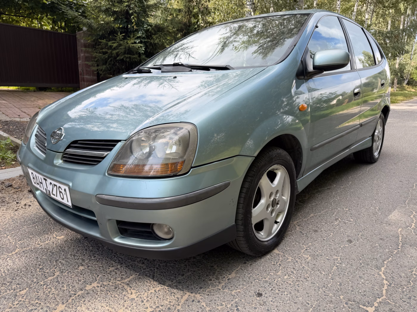 Nissan Almera Tino фото 3