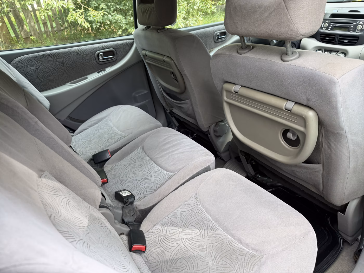 Nissan Almera Tino фото 11