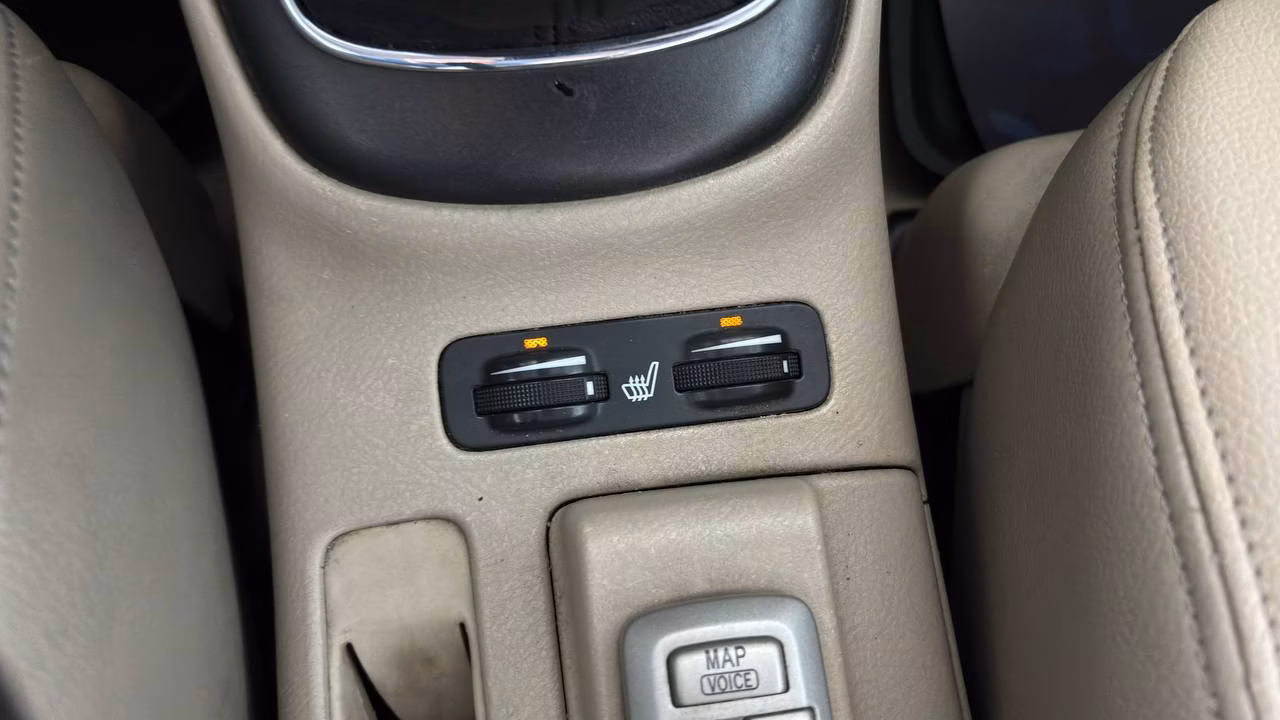 Toyota Avensis фото 19