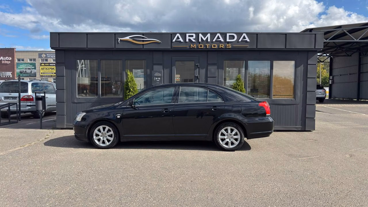 Toyota Avensis фото 2