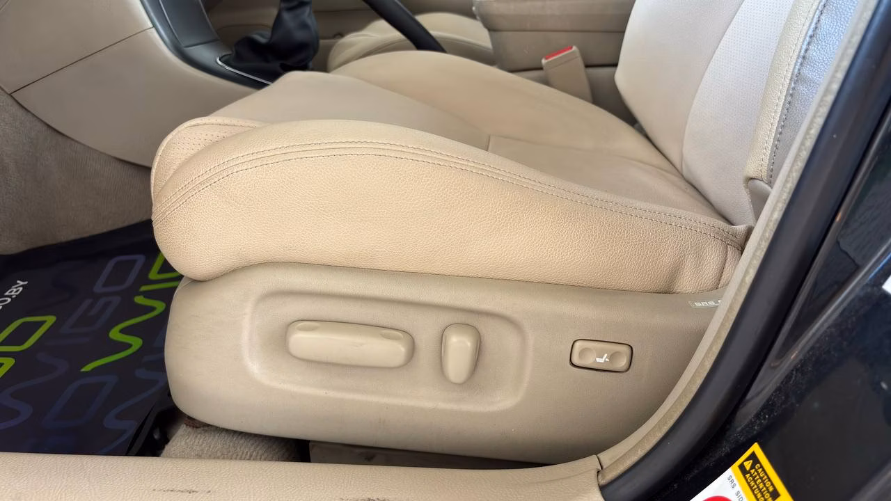 Toyota Avensis фото 8