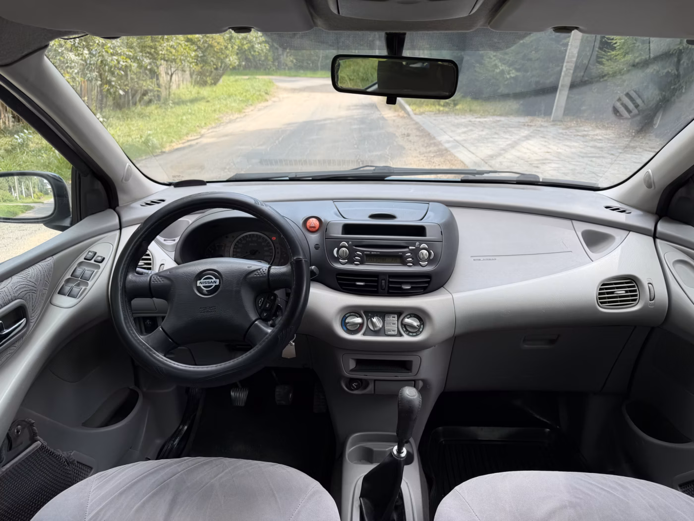 Nissan Almera Tino фото 13