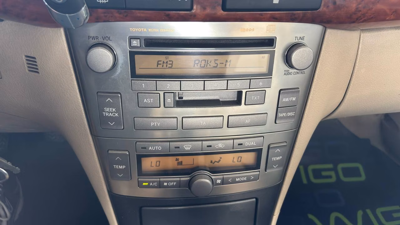 Toyota Avensis фото 18