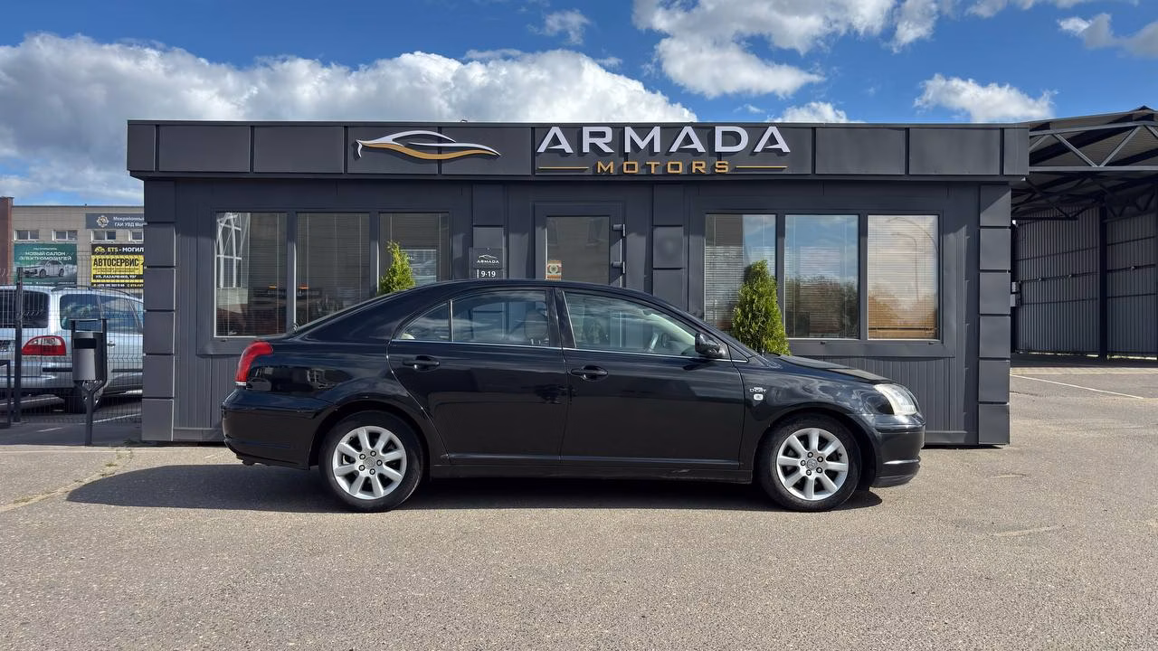 Toyota Avensis фото 5