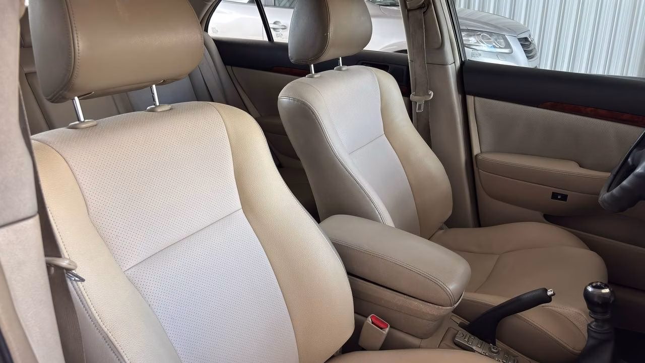 Toyota Avensis фото 16