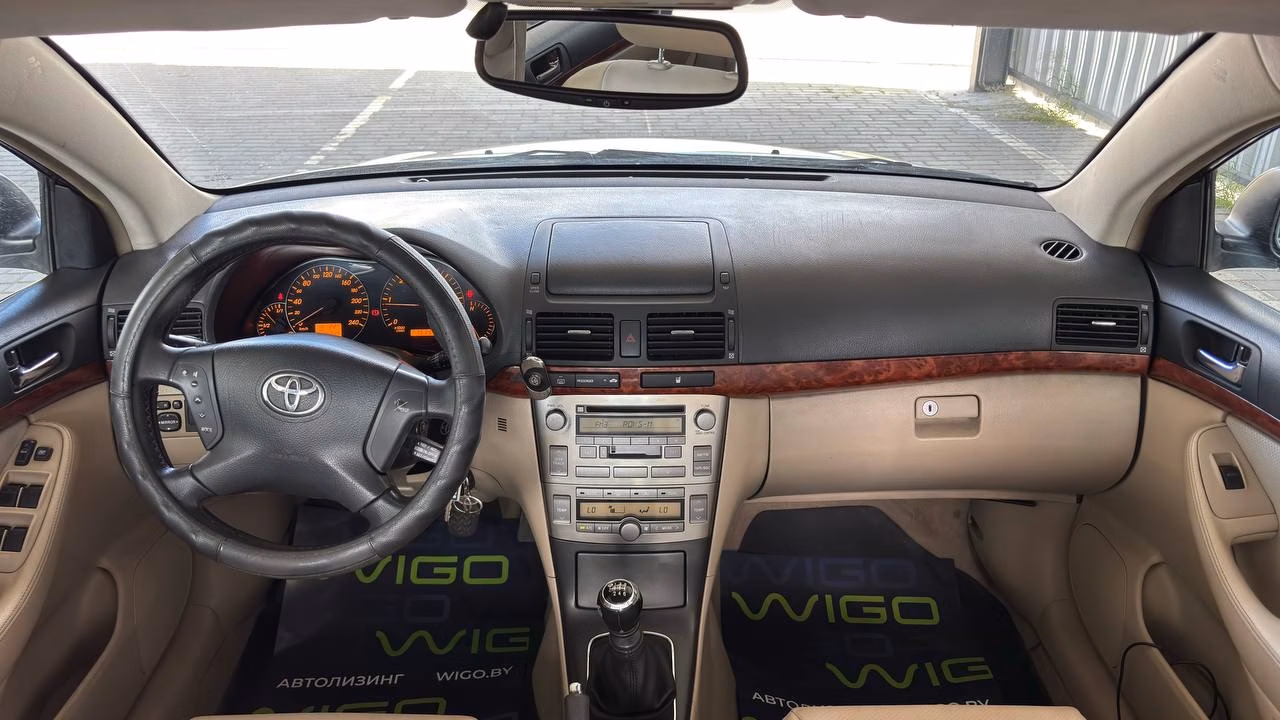 Toyota Avensis фото 14