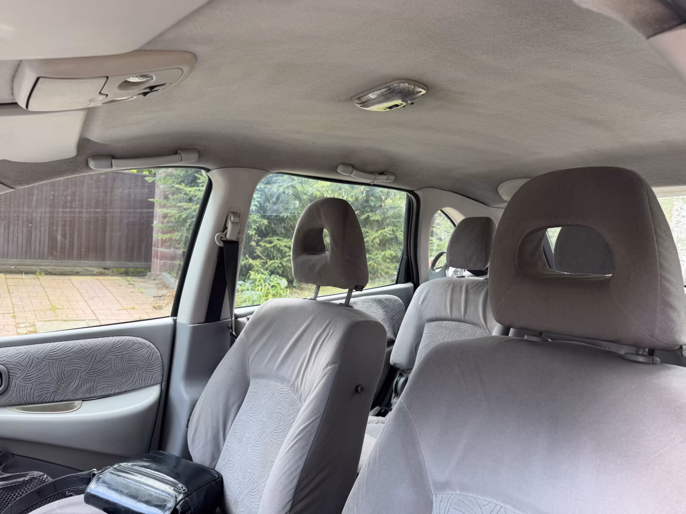 Nissan Almera Tino фото 18