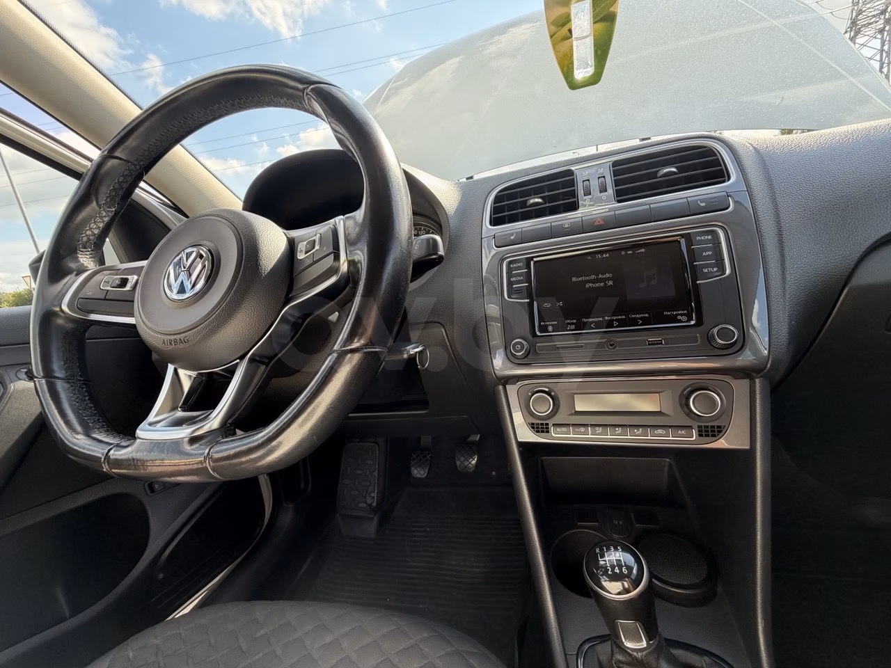 Volkswagen Polo Sedan фото 8