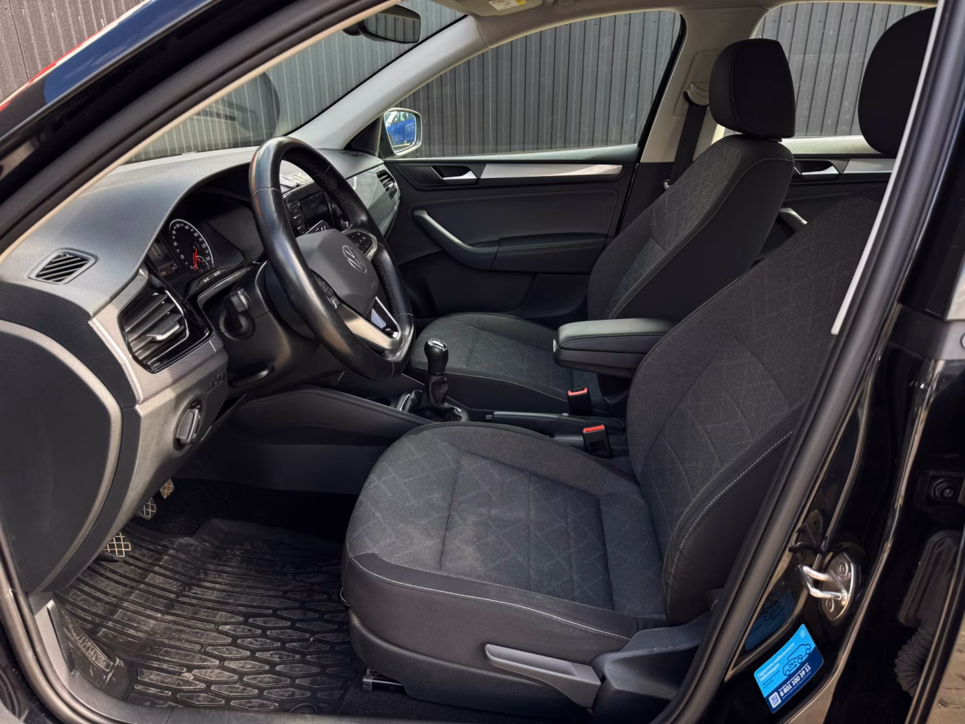 Volkswagen Polo Sedan фото 8