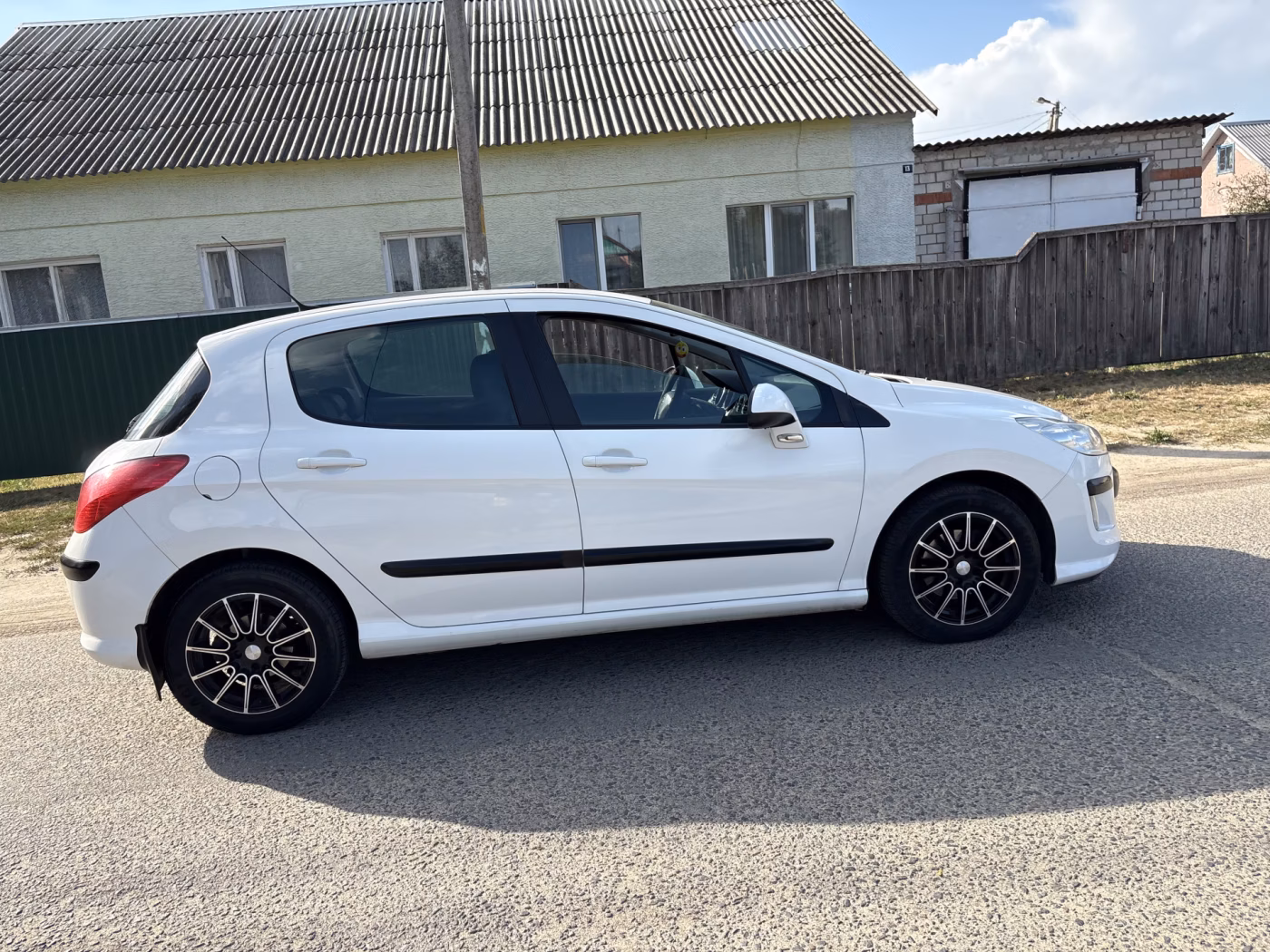 Peugeot 308 фото 2