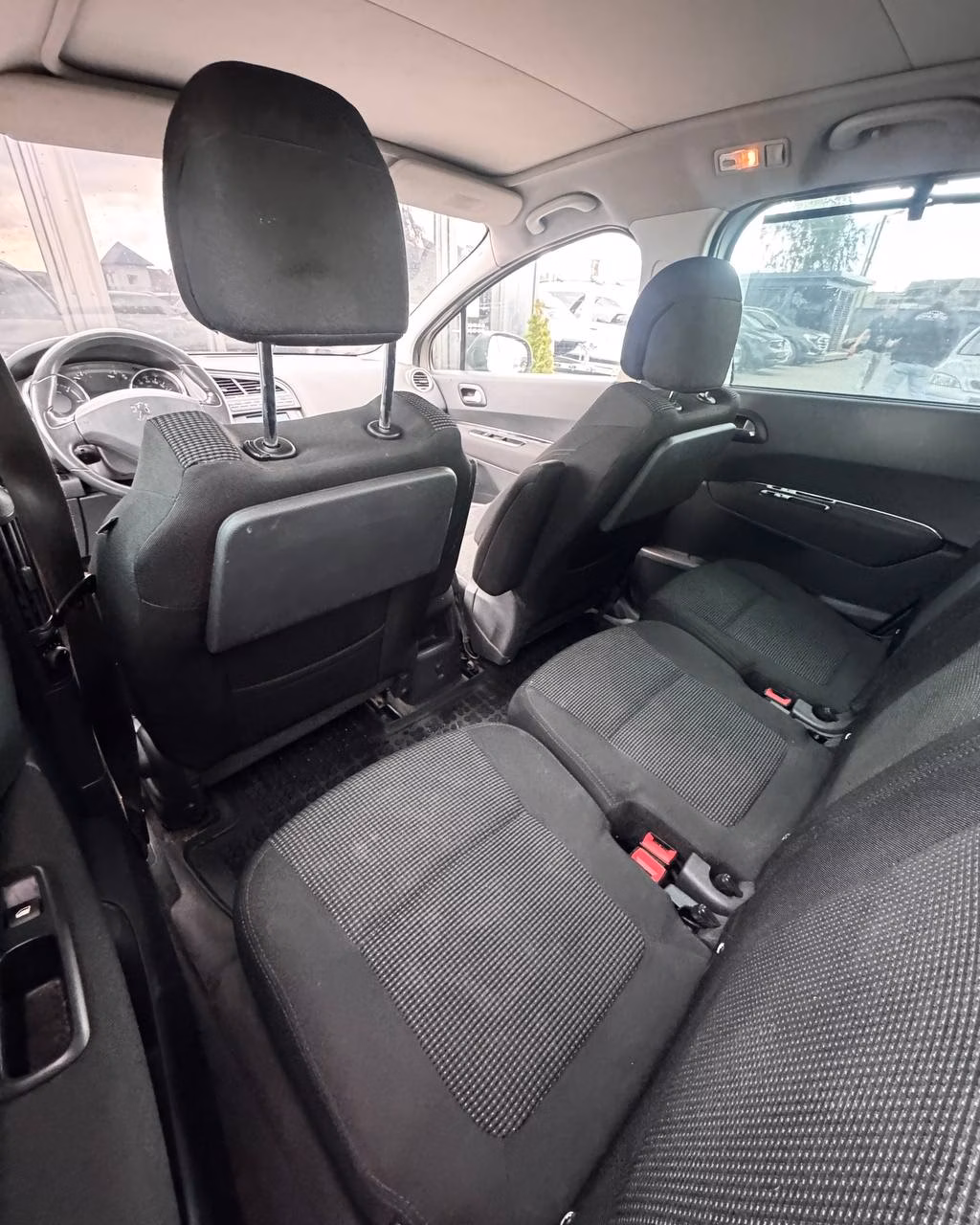 Peugeot 5008 фото 11