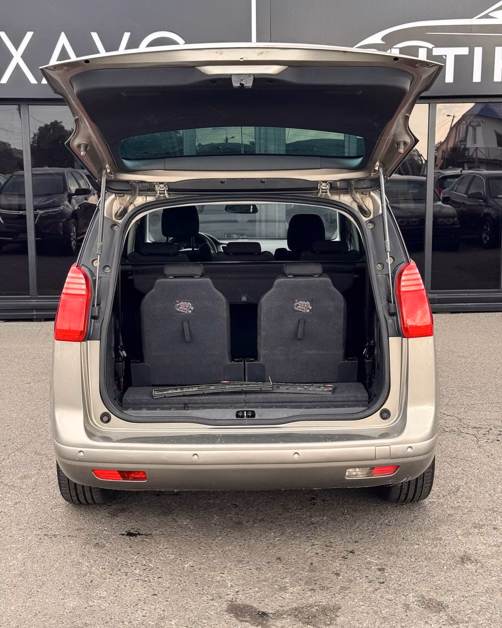 Peugeot 5008 фото 12