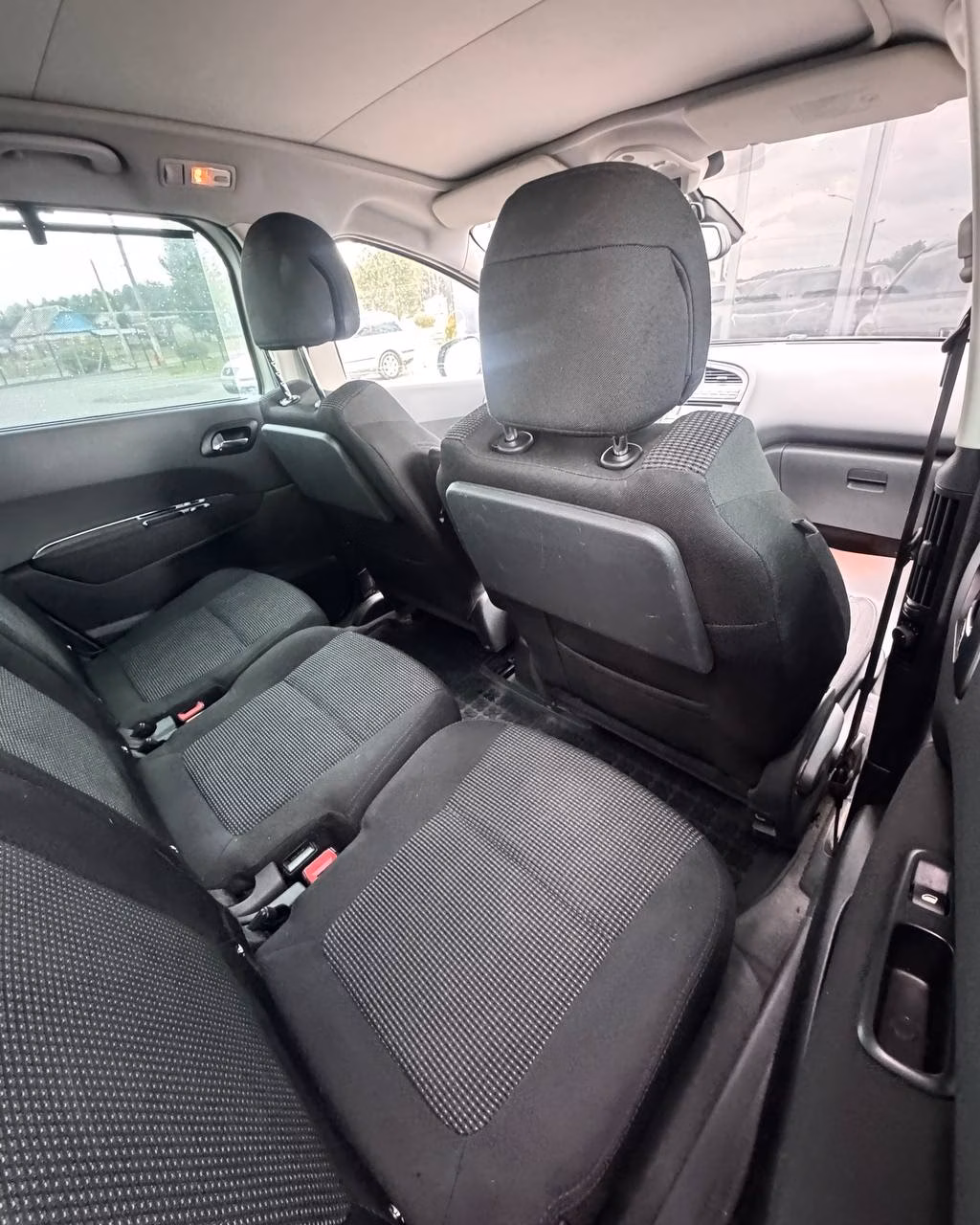 Peugeot 5008 фото 13