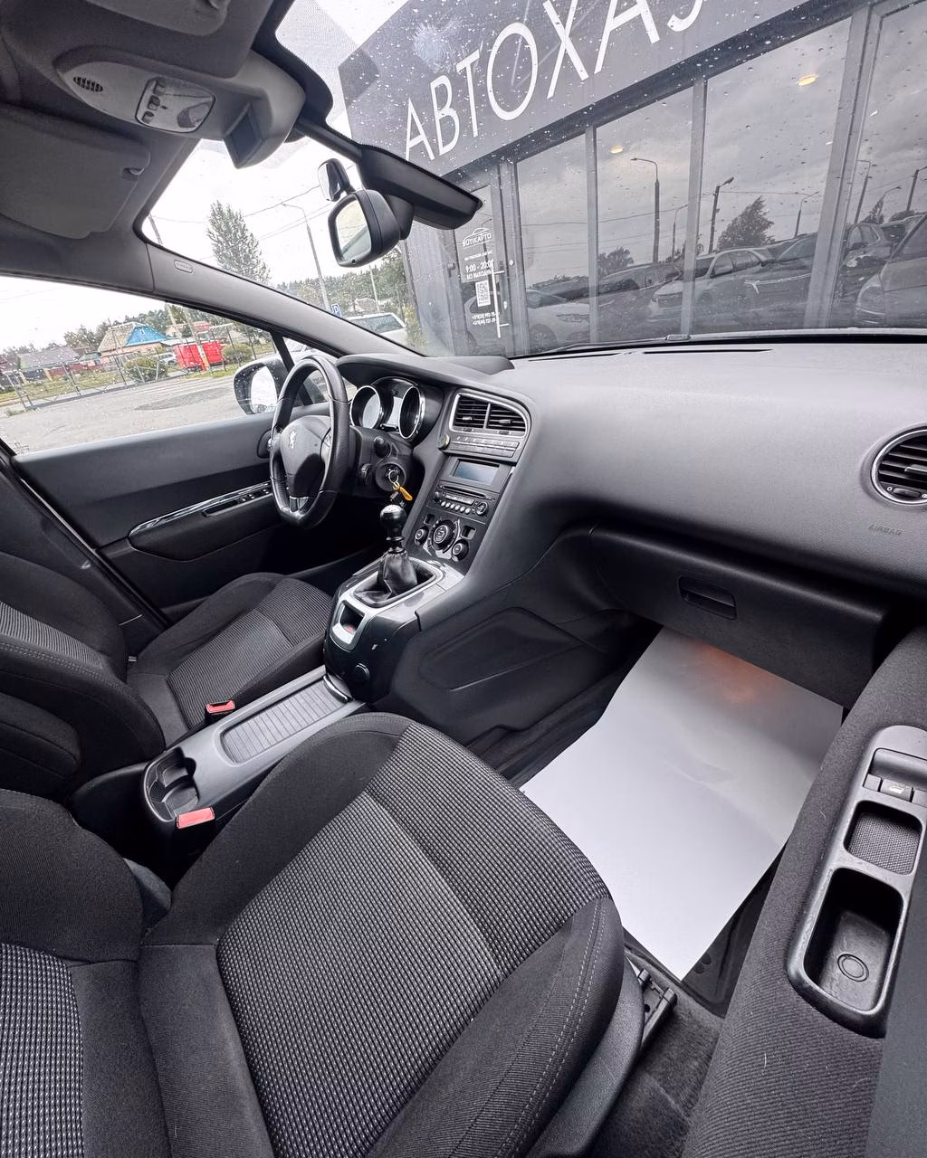 Peugeot 5008 фото 14