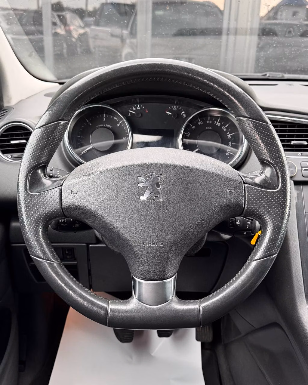 Peugeot 5008 фото 15