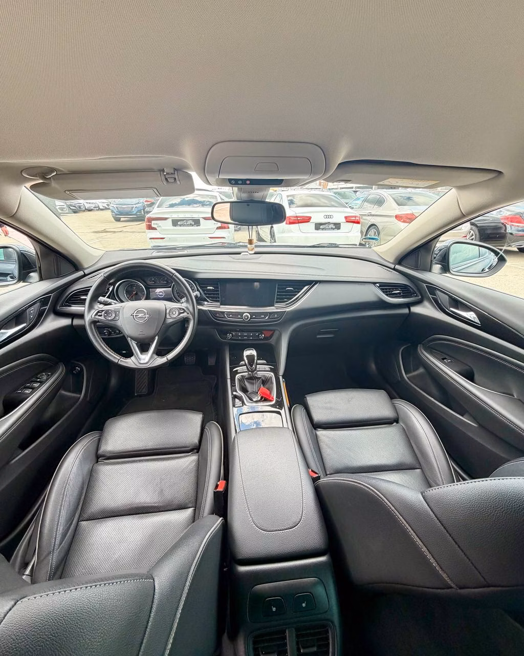Opel Insignia фото 9