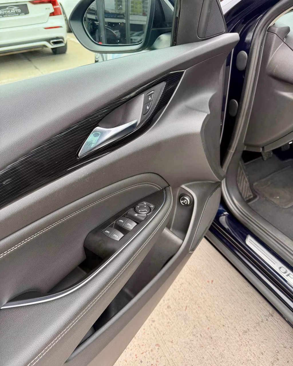 Opel Insignia фото 16