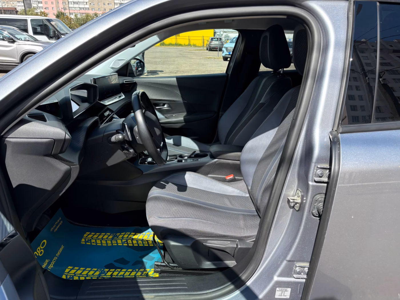 Peugeot 2008 фото 9