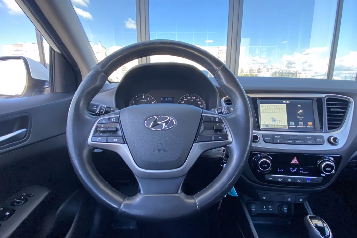 Hyundai Accent фото 8