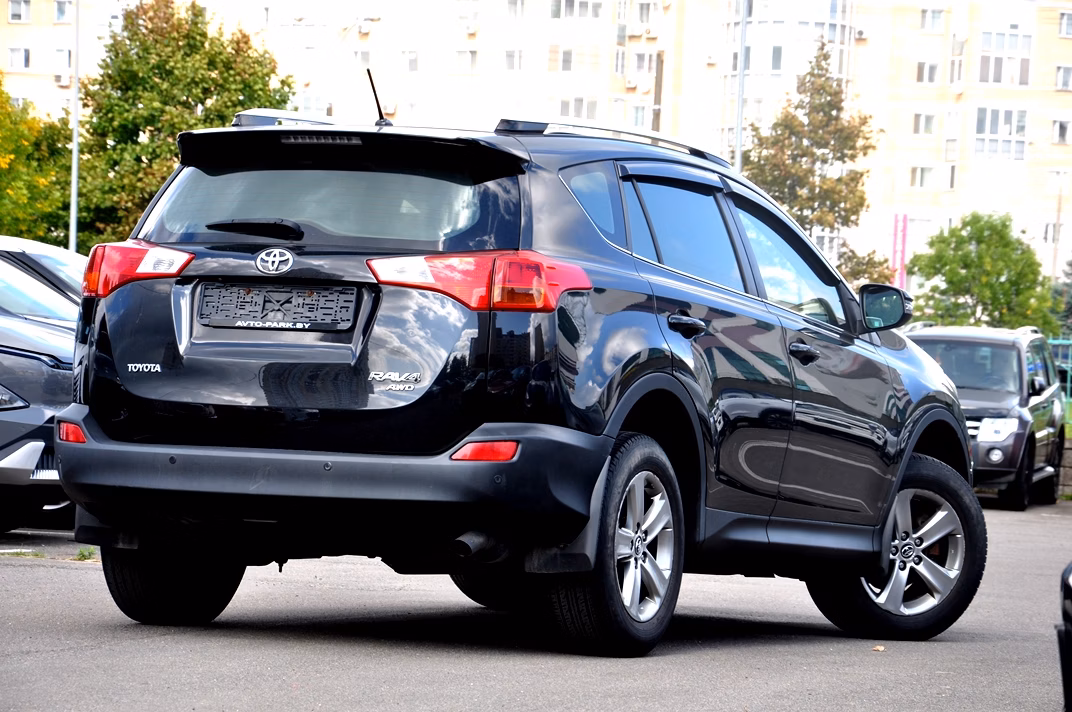 Toyota RAV4 фото 3