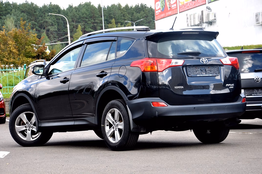 Toyota RAV4 фото 4