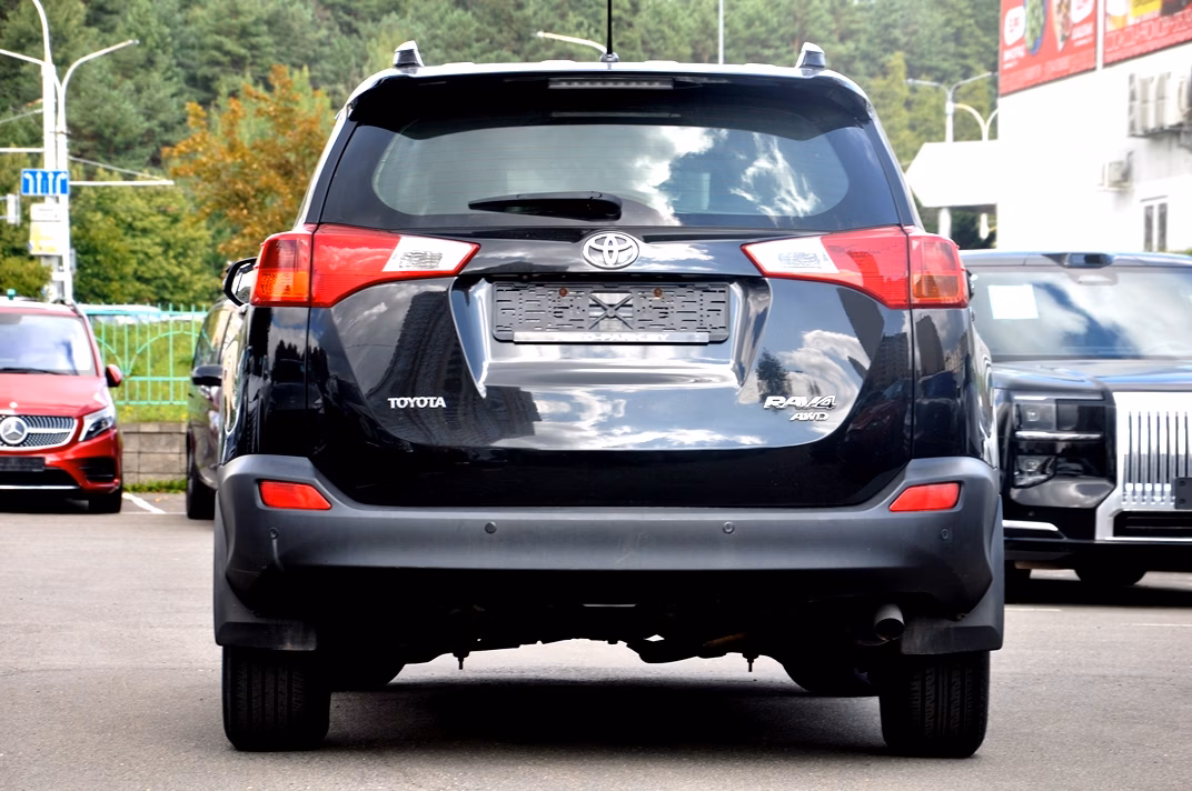 Toyota RAV4 фото 6