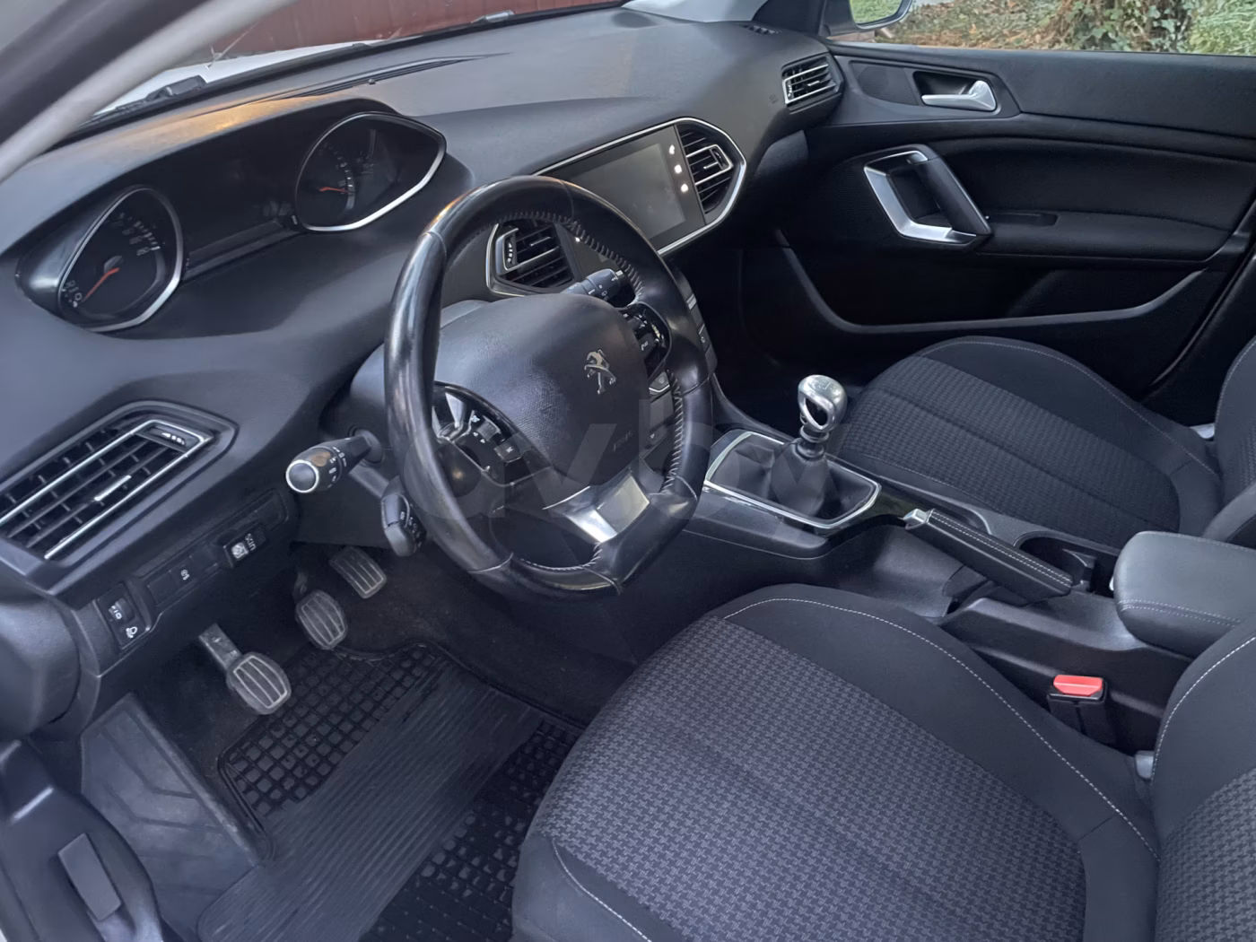 Peugeot 308 фото 6