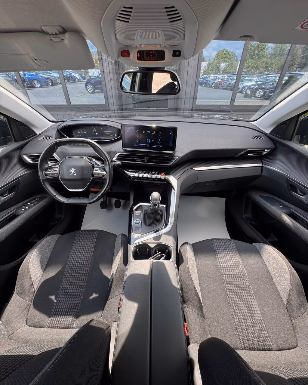 Peugeot 5008 фото 9