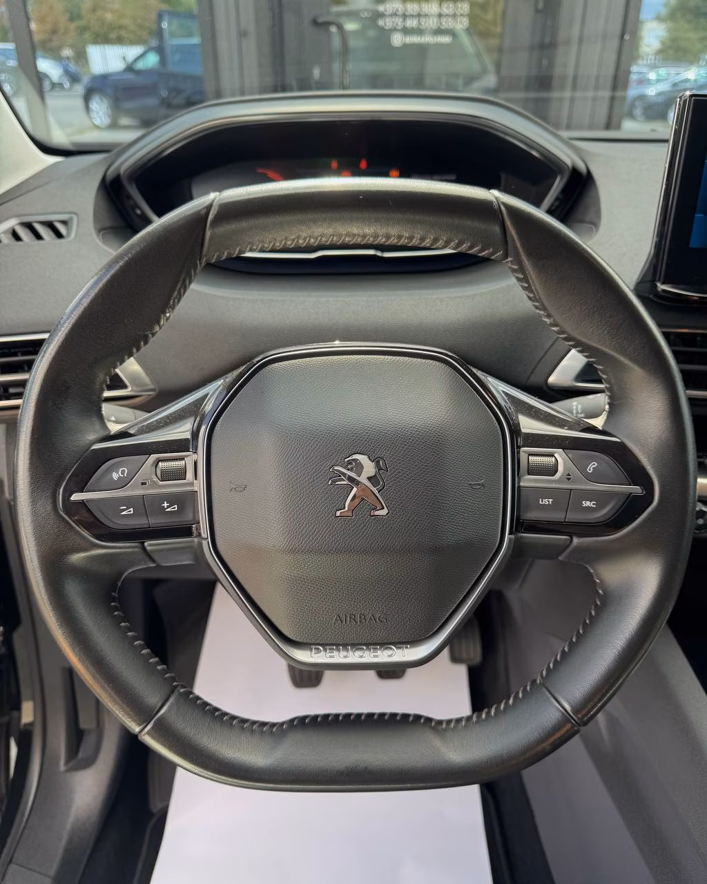 Peugeot 5008 фото 10
