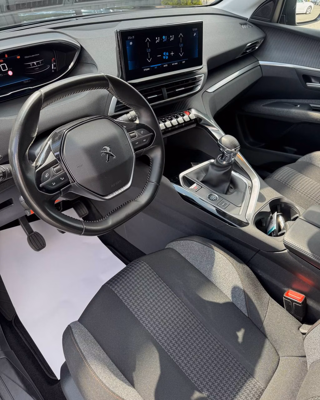 Peugeot 5008 фото 11