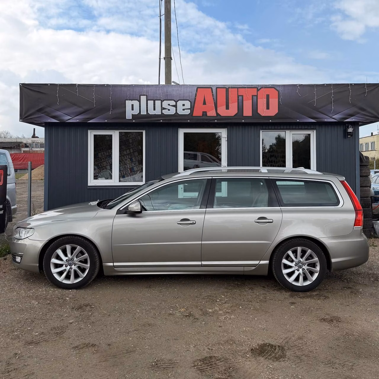 Volvo V70 фото 7