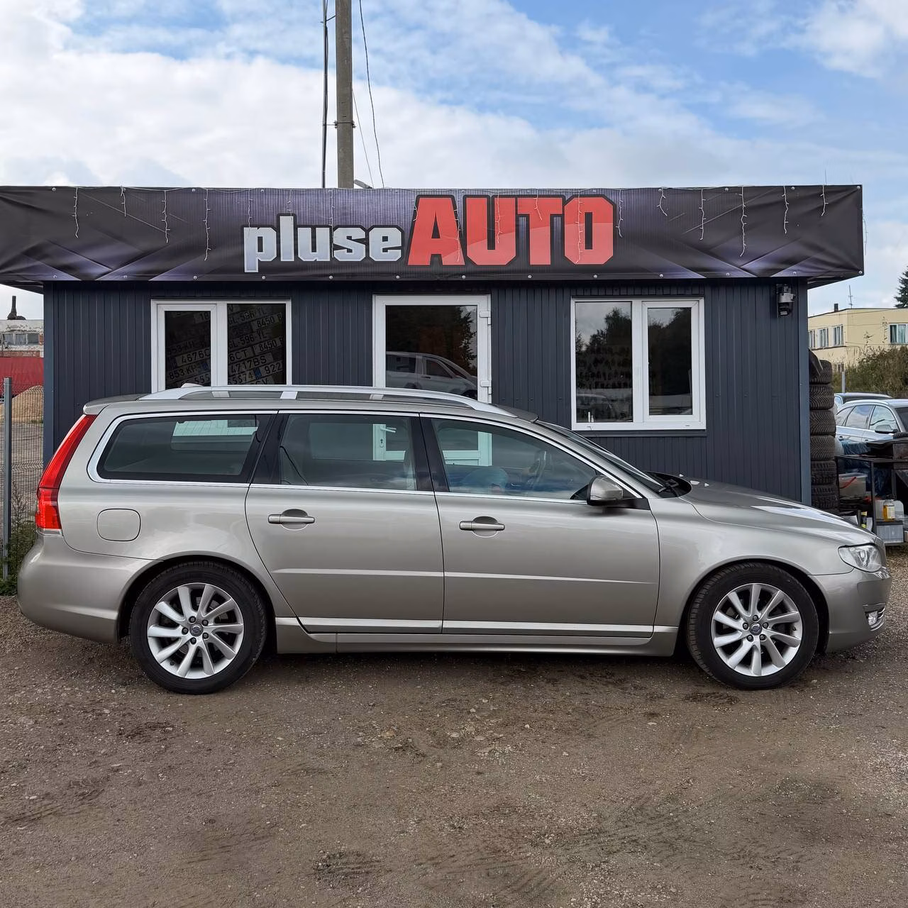 Volvo V70 фото 8