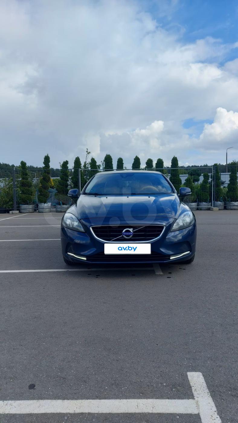 Volvo V40 фото 2