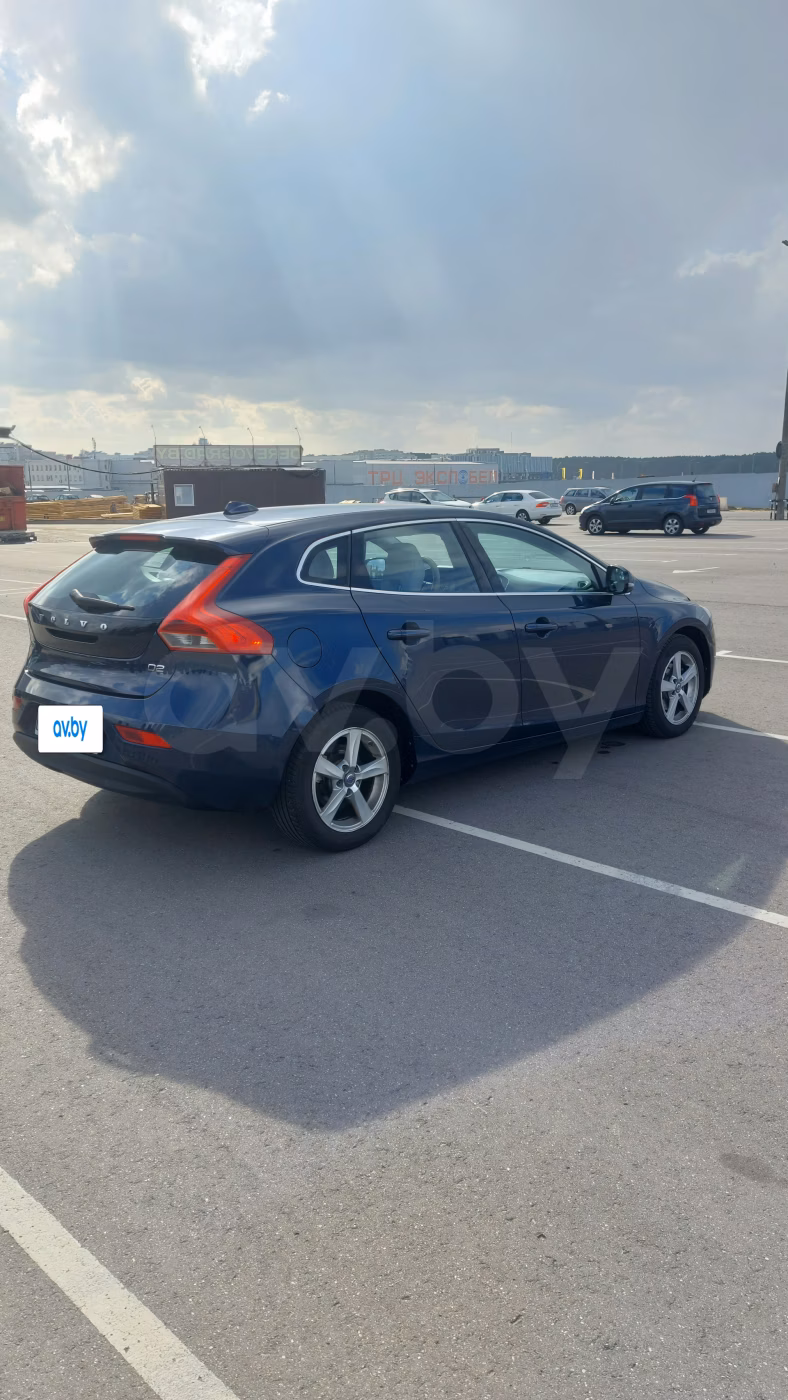 Volvo V40 фото 3