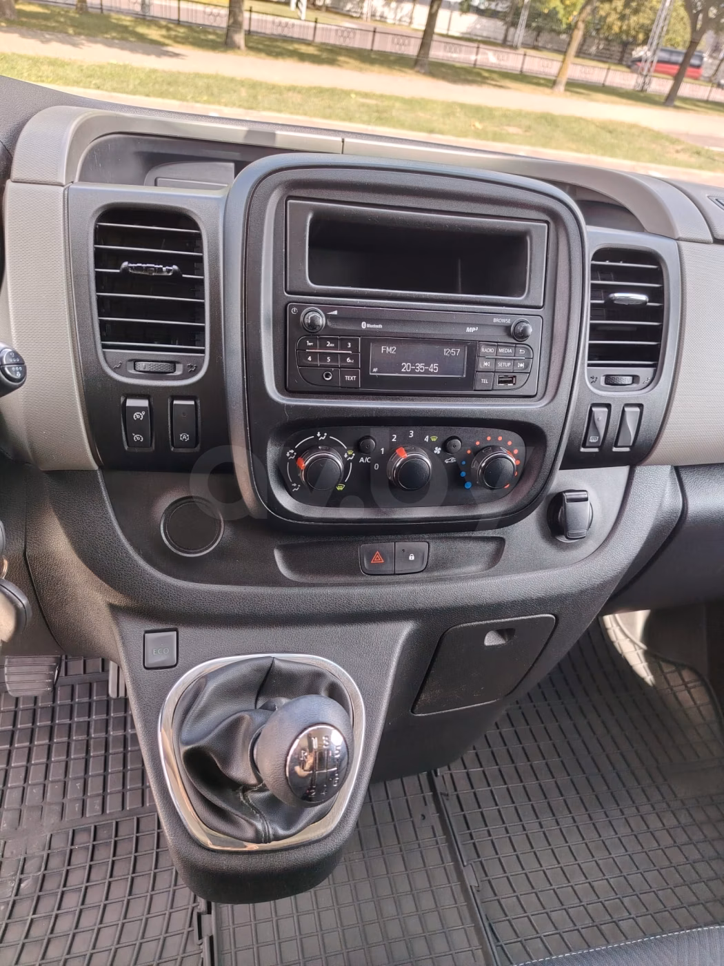 Renault Trafic фото 13