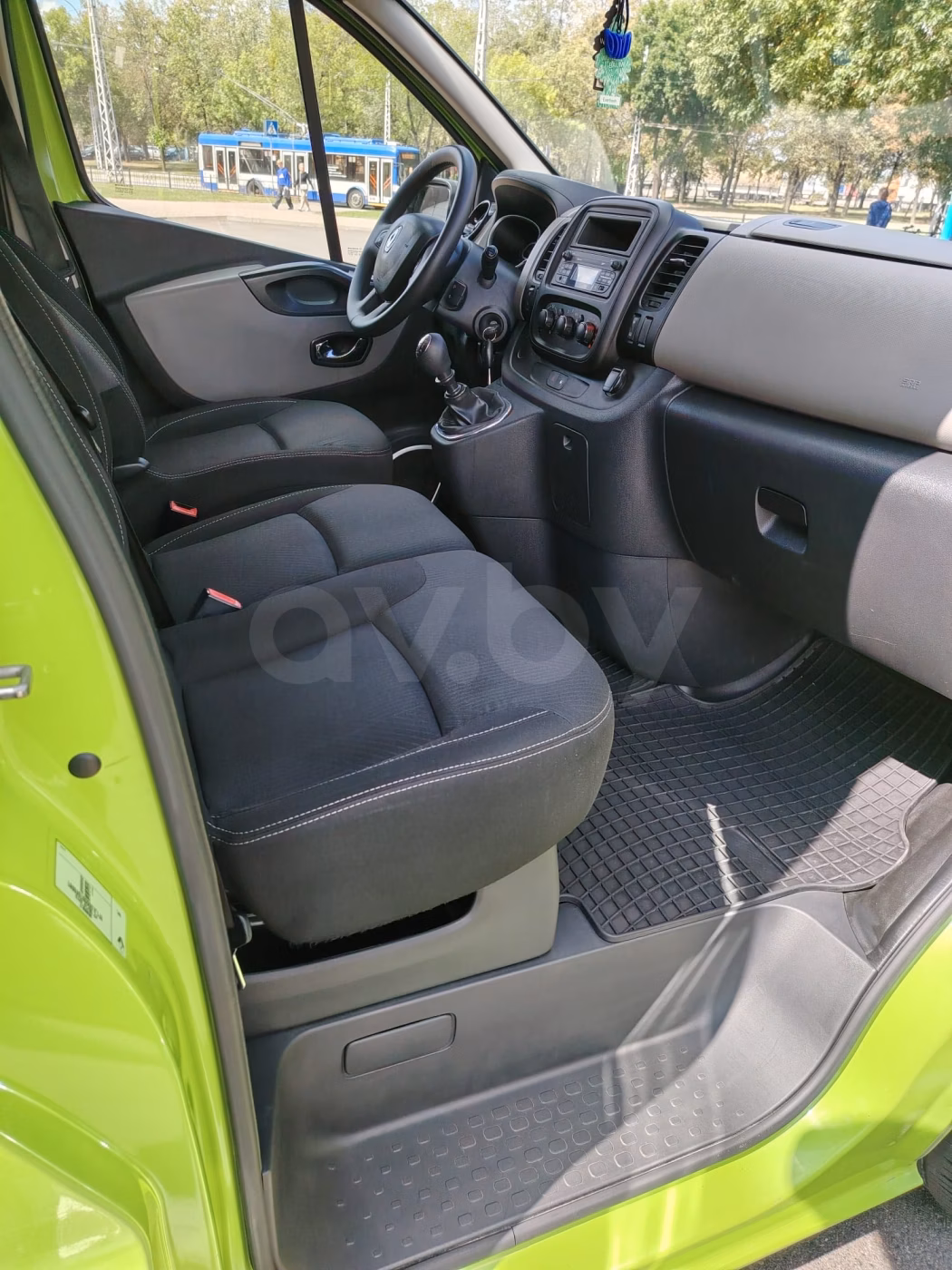 Renault Trafic фото 18