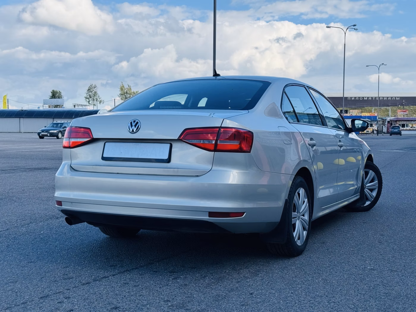 Volkswagen Jetta фото 2