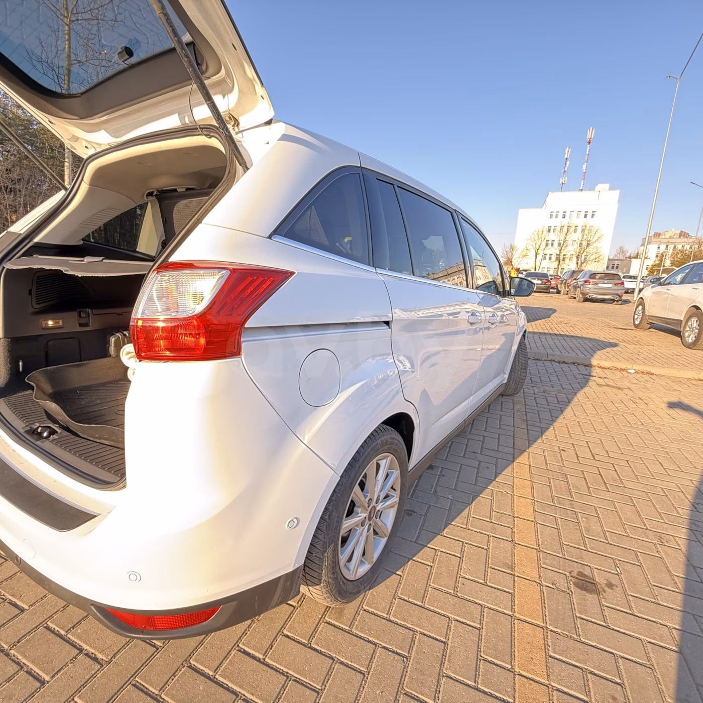 Ford Grand C-Max фото 10
