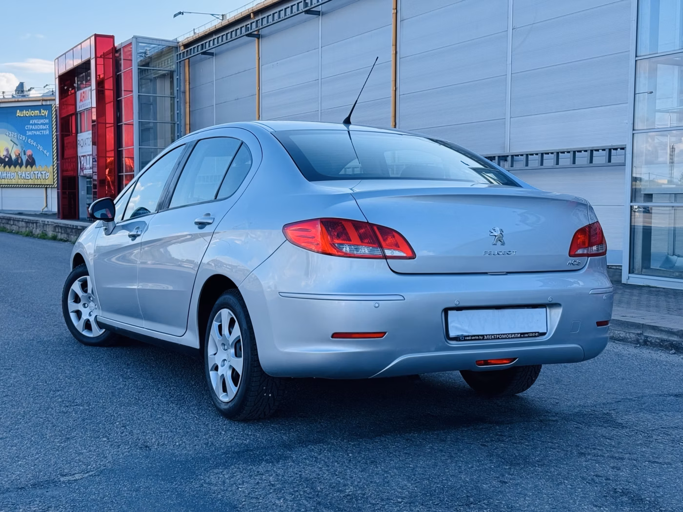 Peugeot 408 фото 4