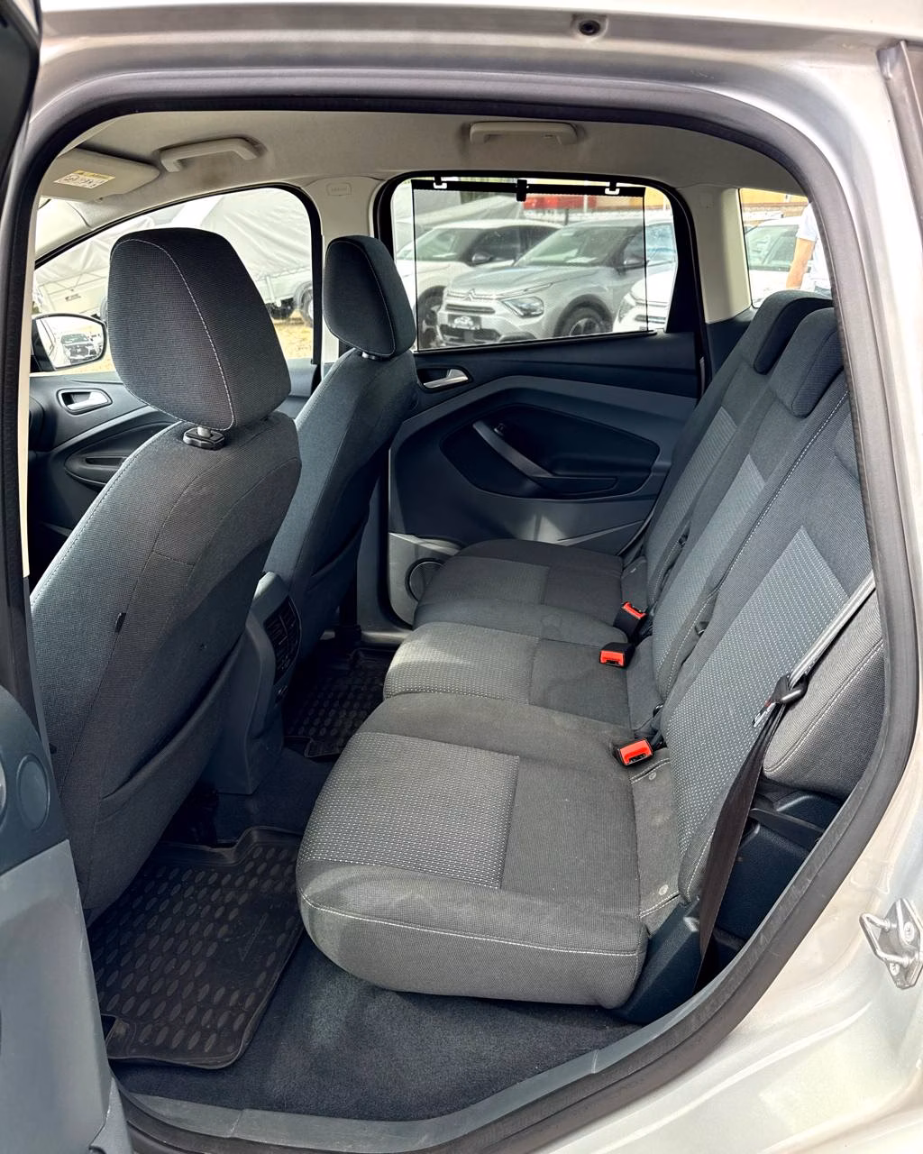 Ford C-MAX фото 11