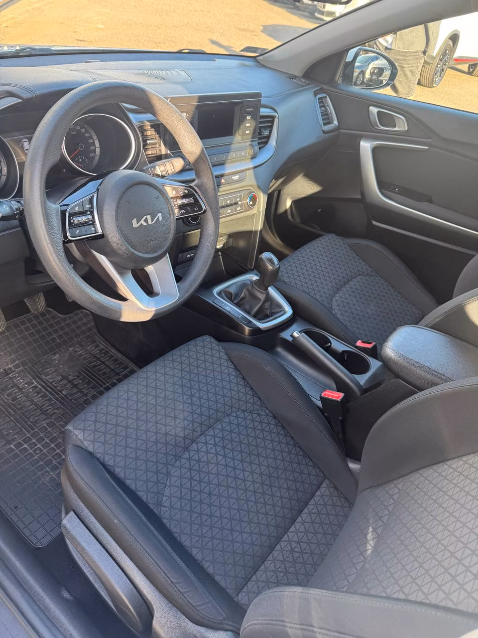 Kia Cee'd фото 10