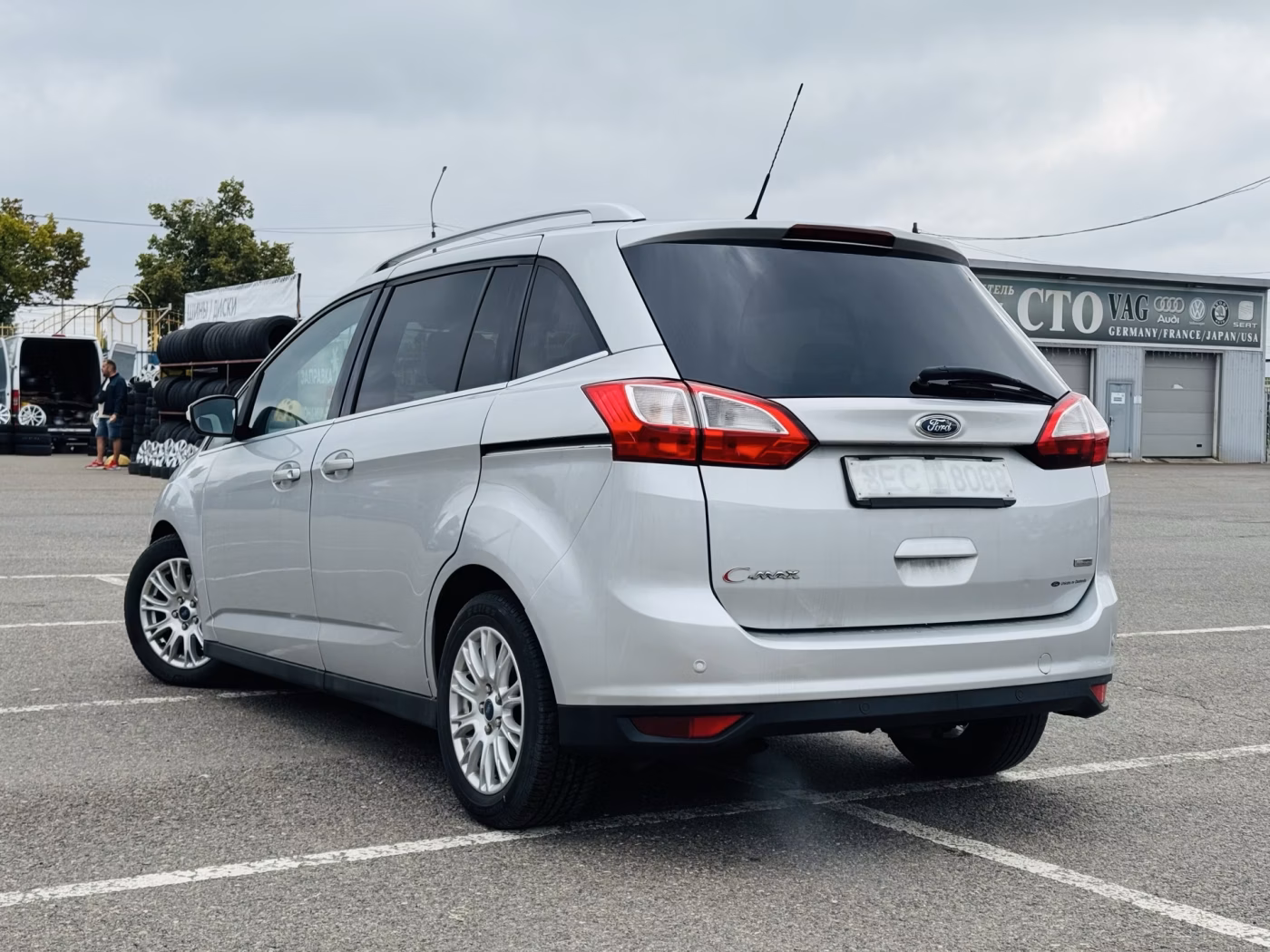 Ford Grand C-Max фото 4