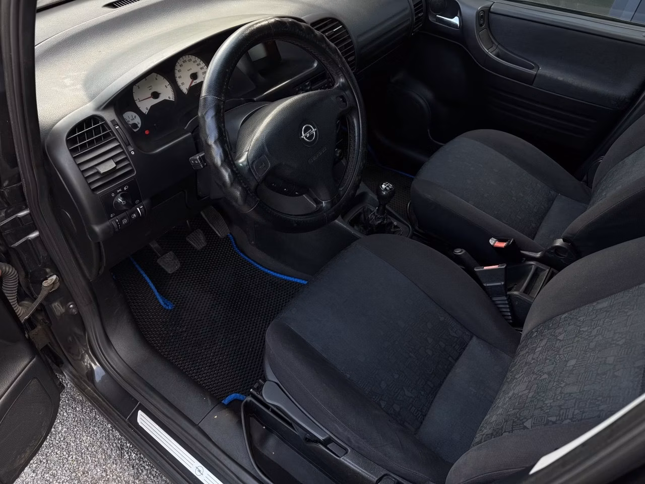 Opel Zafira фото 7