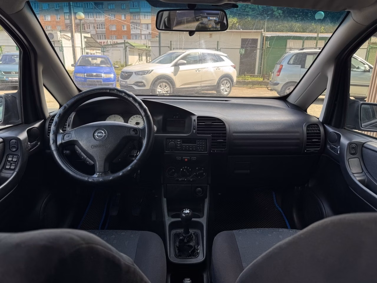 Opel Zafira фото 10