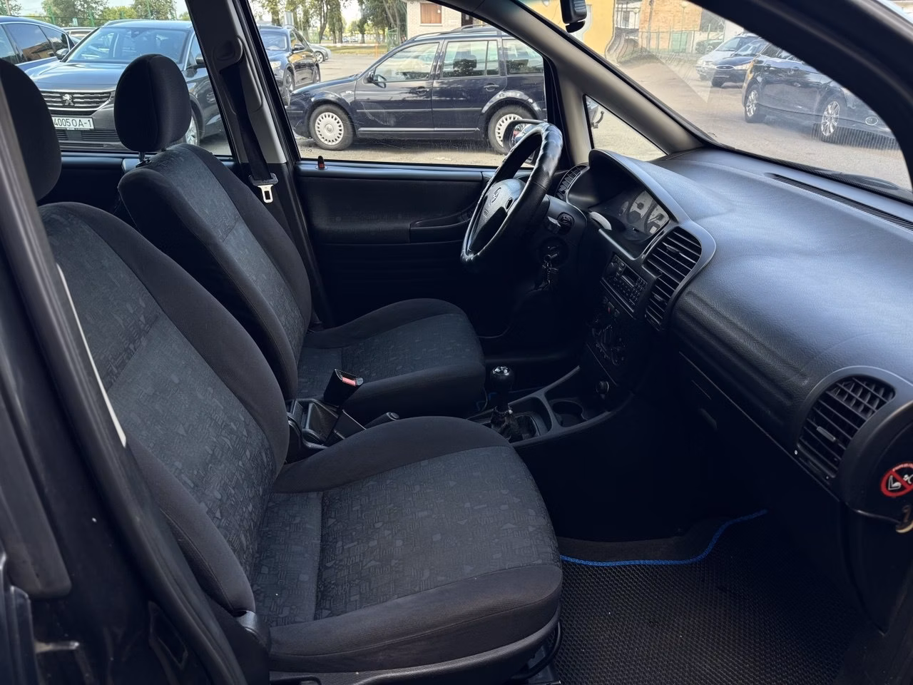 Opel Zafira фото 9