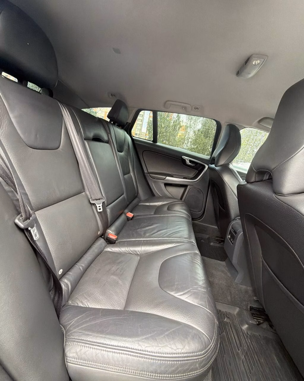 Volvo V60 фото 10