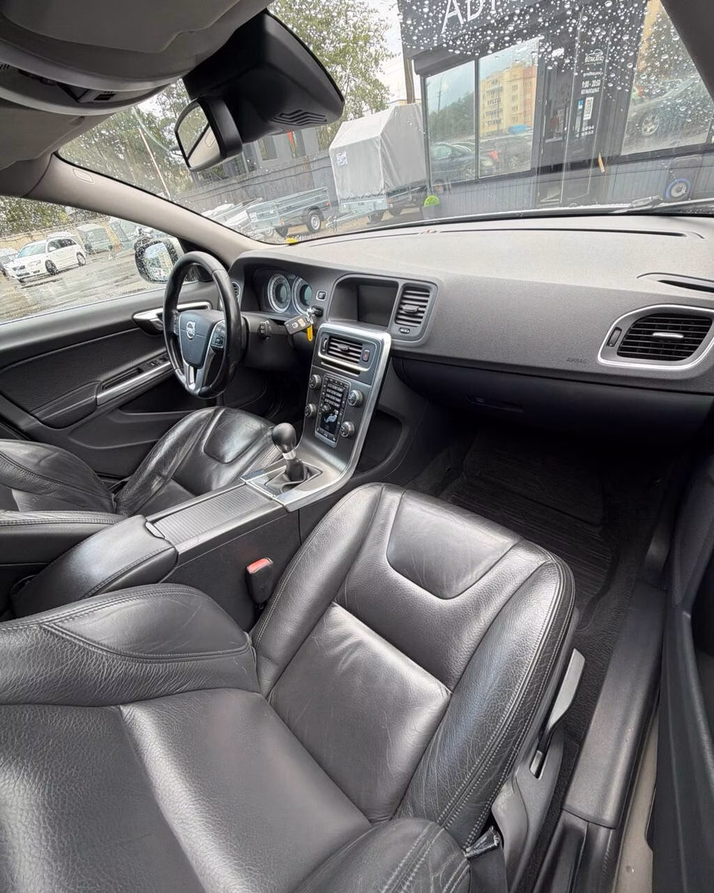 Volvo V60 фото 11