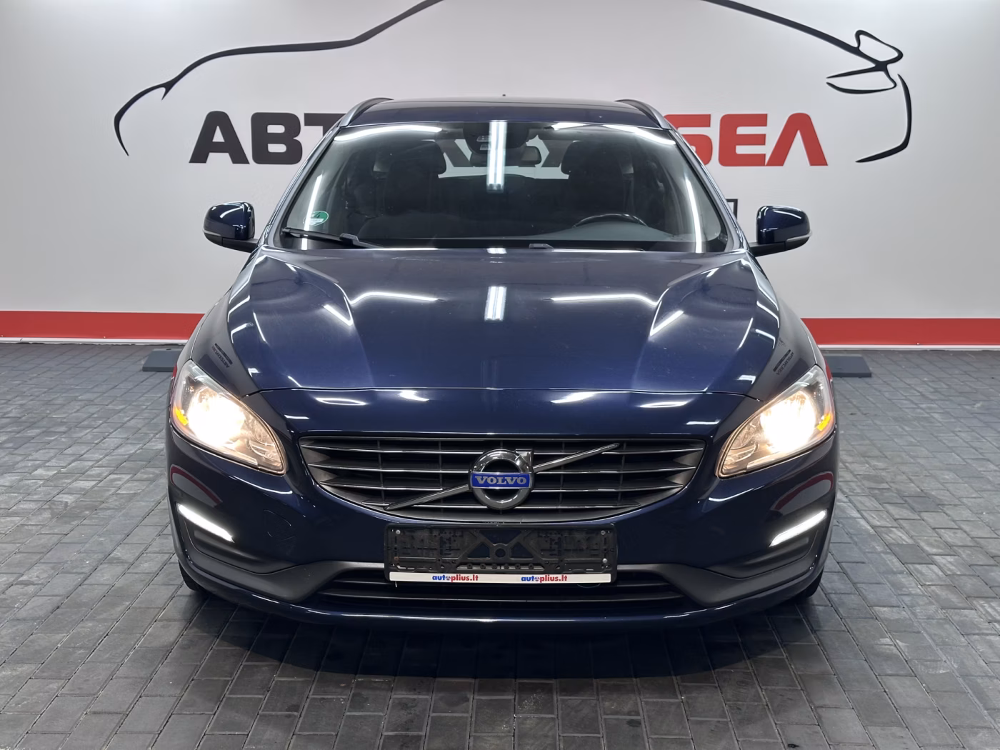 Volvo V60 фото 2